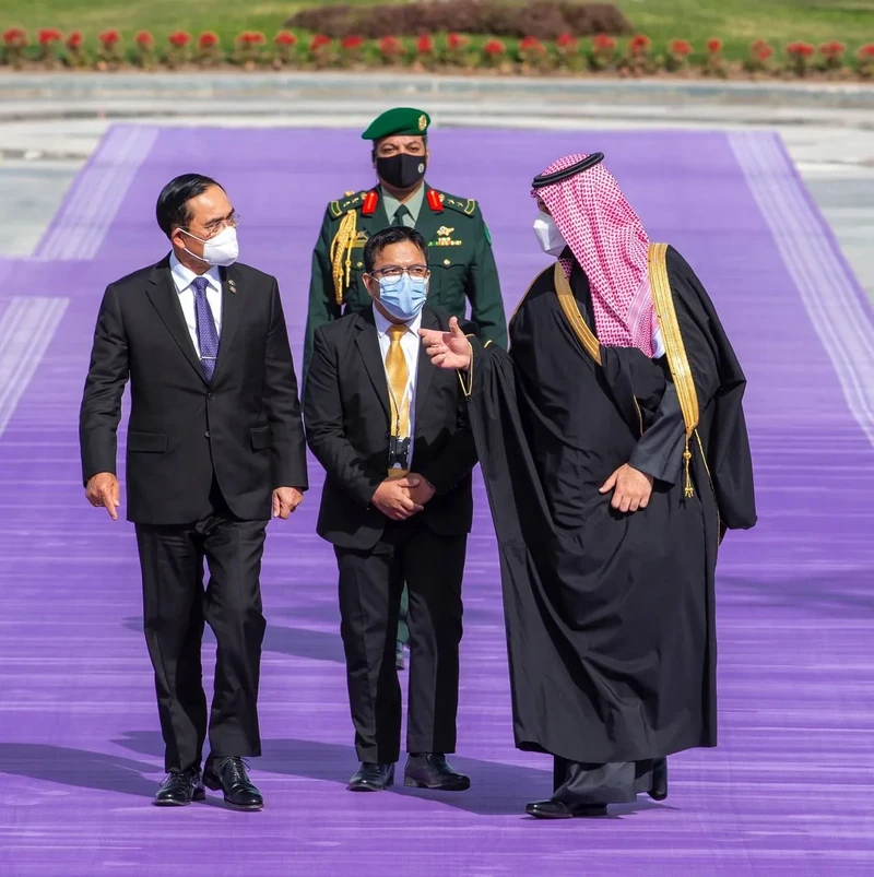 سمو سيدي ولي العهد يستقبل رئيس الوزراء وزير الدفاع في تايلند - صورة 11