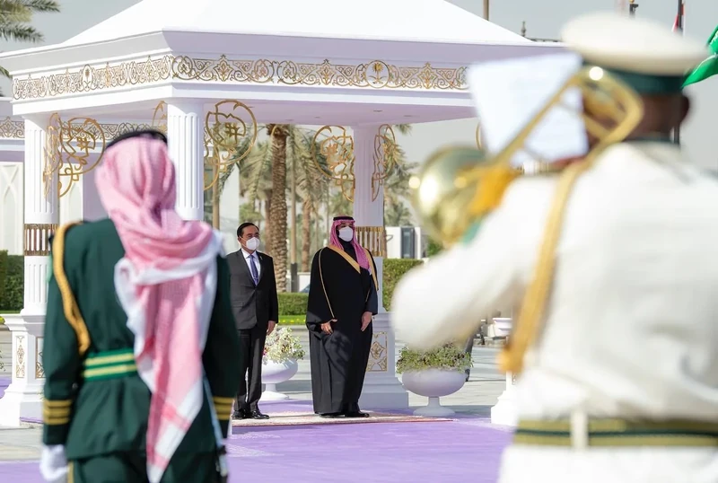 سمو سيدي ولي العهد يستقبل رئيس الوزراء وزير الدفاع في تايلند - صورة 13