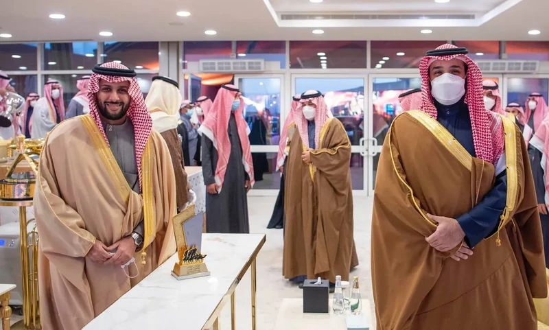 سمو سيدي ولي العهد يرعى ختام مهرجان الملك عبدالعزيز للإبل نيابة عن سيدي خادم الحرمين الشريفين - صورة 34