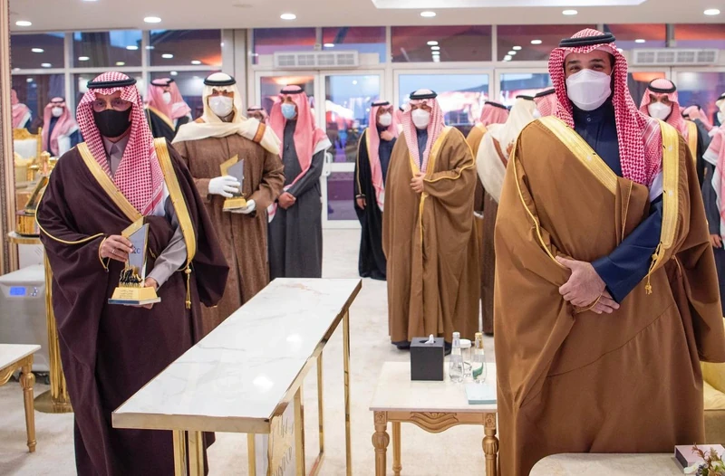 سمو سيدي ولي العهد يرعى ختام مهرجان الملك عبدالعزيز للإبل نيابة عن سيدي خادم الحرمين الشريفين - صورة 35