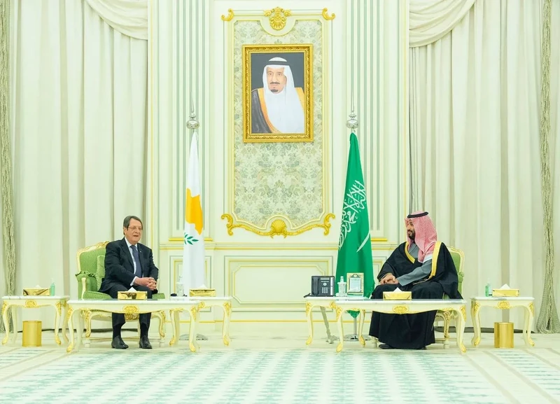 سمو سيدي ولي العهد يستقبل فخامة رئيس قبرص وقد أجريت لفخامته مراسم استقبال رسمية - صورة 15