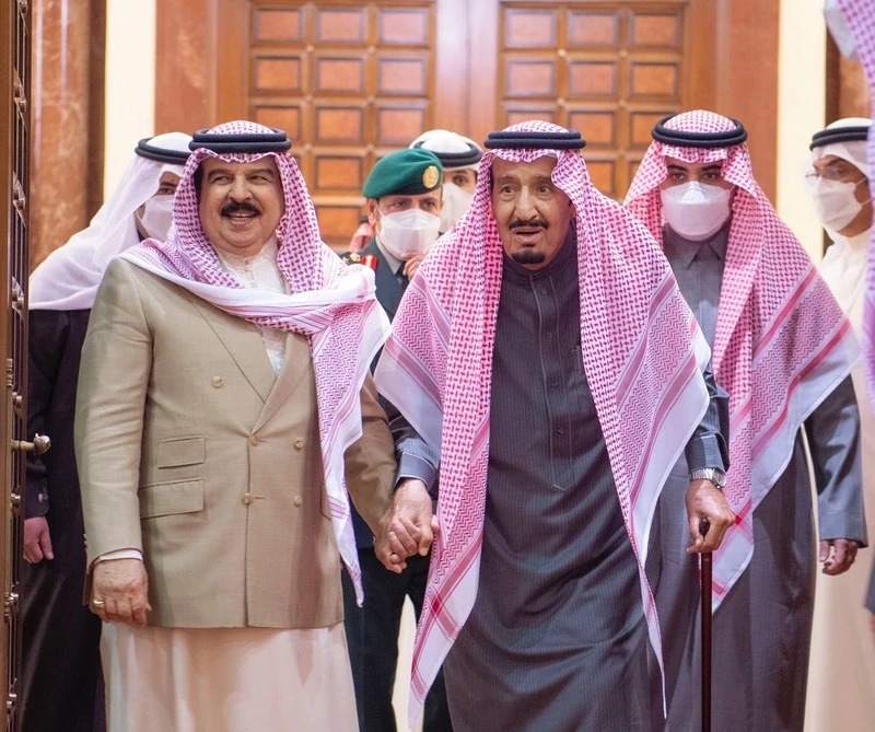 سيدي خادم الحرمين الشريفين يستقبل جلالة ملك مملكة البحرين ويقيم مأدبة غداء تكريماً لجلالته - صورة 2