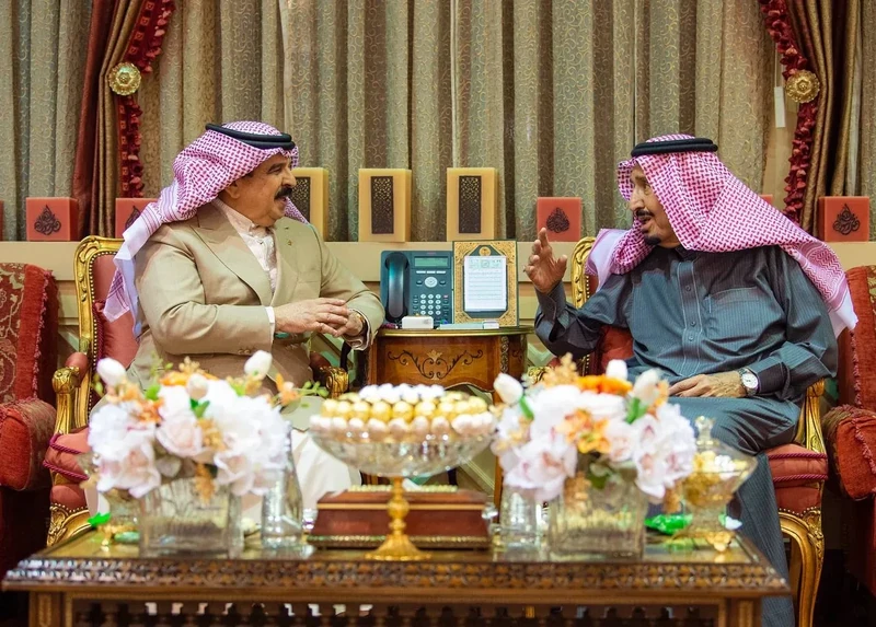 سيدي خادم الحرمين الشريفين يستقبل جلالة ملك مملكة البحرين ويقيم مأدبة غداء تكريماً لجلالته - صورة 10