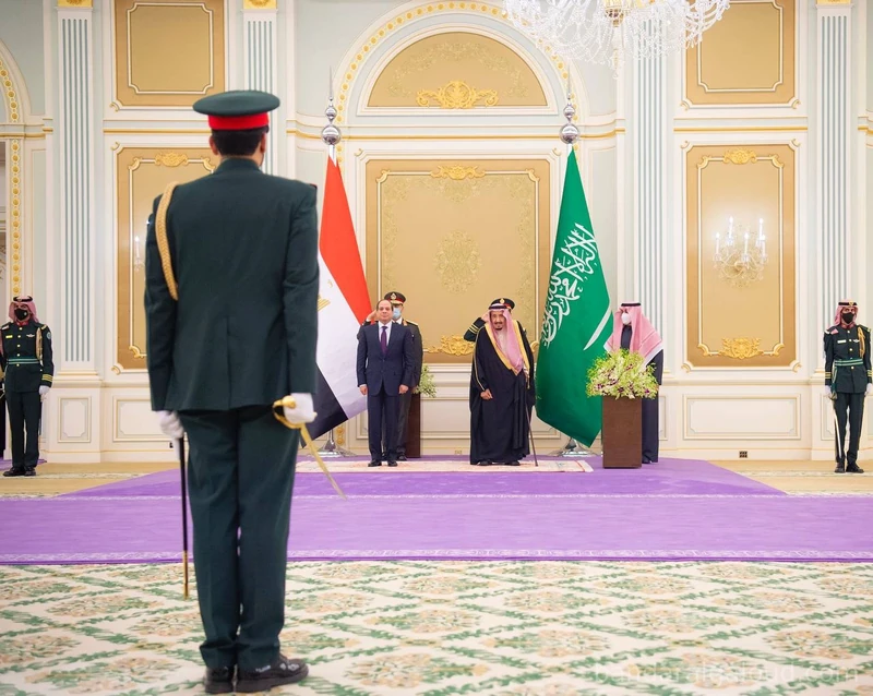 سيدي خادم الحرمين الشريفين يستقبل رئيس جمهورية مصر العربية ويقيم مأدبة غداء تكريماً لفخامته - صورة 4