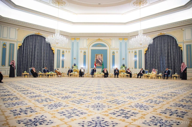 سيدي خادم الحرمين الشريفين يستقبل رئيس جمهورية مصر العربية ويقيم مأدبة غداء تكريماً لفخامته - صورة 5