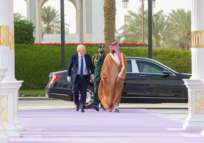 سمو سيدي ولي العهد يستقبل دولة رئيس وزراء بريطانيا وقد أجريت لدولته مراسم استقبال رسمية - صورة 3