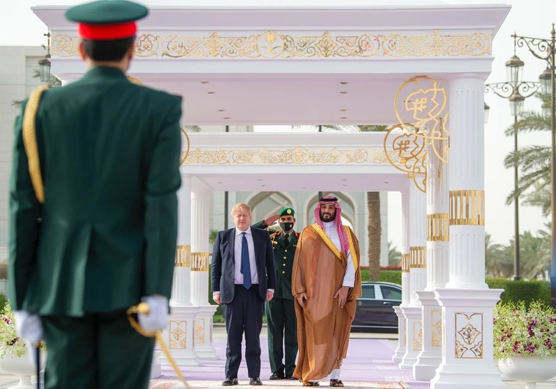 سمو سيدي ولي العهد يستقبل دولة رئيس وزراء بريطانيا وقد أجريت لدولته مراسم استقبال رسمية - صورة 5