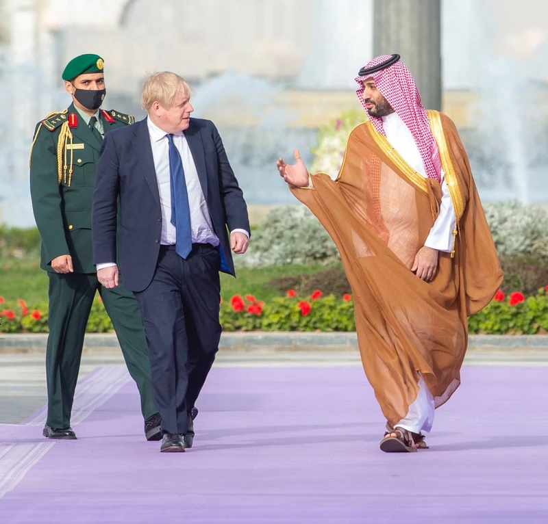 سمو سيدي ولي العهد يستقبل دولة رئيس وزراء بريطانيا وقد أجريت لدولته مراسم استقبال رسمية - صورة 7
