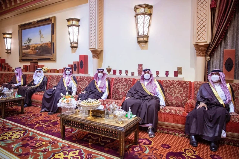 سيدي خادم الحرمين الشريفين يستقبل رئيس مجلس السيادة الانتقالي السوداني - صورة 4