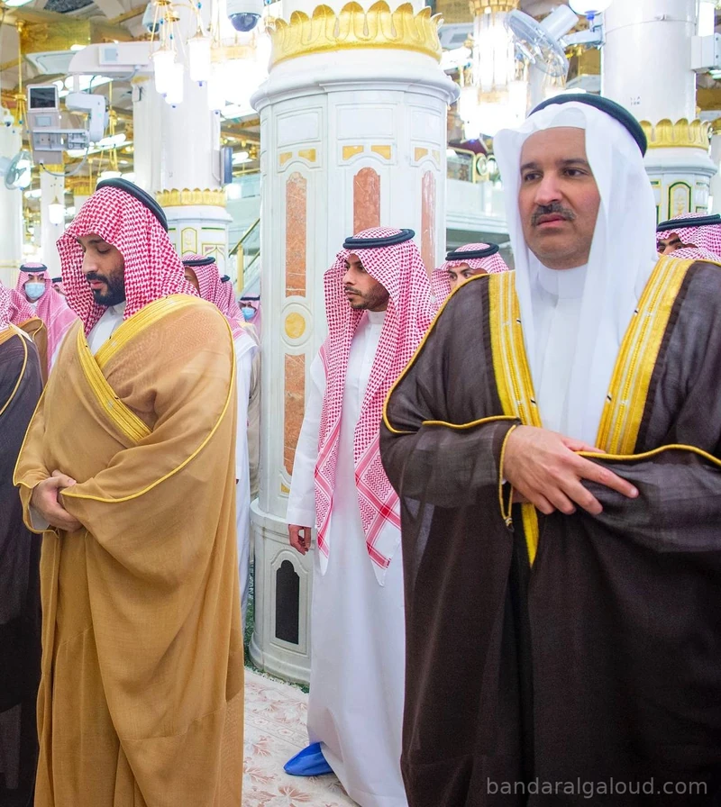 سمو سيدي ولي العهد يزور المسجد النبوي ويتشرف بالسلام على رسول الله ﷺ - صورة 4