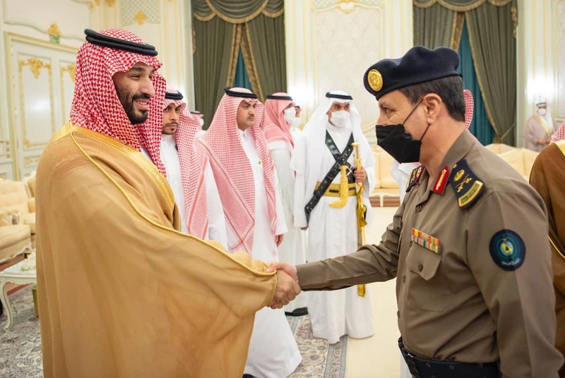 سمو سيدي ولي العهد يستقبل أصحاب الفضيلة والعلماء والمواطنين بالمدينة المنورة - صورة 6