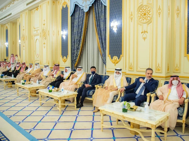 سيدي خادم الحرمين الشريفين يستقبل فخامة رئيس جمهورية تركيا ويقيم مأدبة عشاء رسمية تكريما له - صورة 21