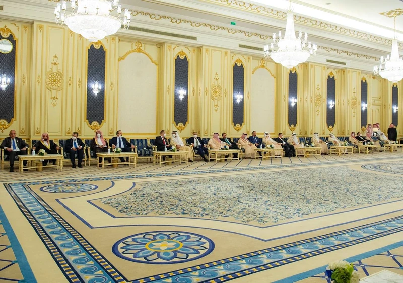 سيدي خادم الحرمين الشريفين يستقبل فخامة رئيس جمهورية تركيا ويقيم مأدبة عشاء رسمية تكريما له - صورة 22
