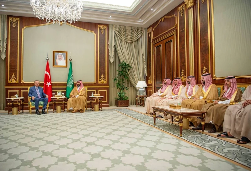سمو سيدي ولي العهد ورئيس جمهورية تركيا يعقدان اجتماعًا بقصر السلام بجدة - صورة 5