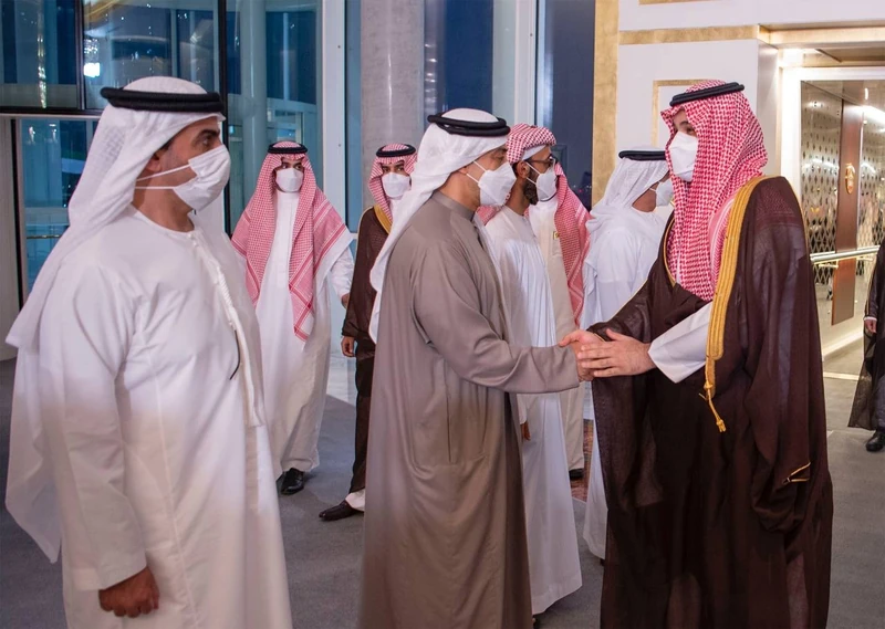 سمو سيدي ولي العهد يقدم واجب العزاء في وفاة الشيخ خليفة بن زايد رحمه الله - صورة 6