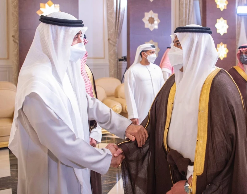 سمو سيدي ولي العهد يقدم واجب العزاء في وفاة الشيخ خليفة بن زايد رحمه الله - صورة 10