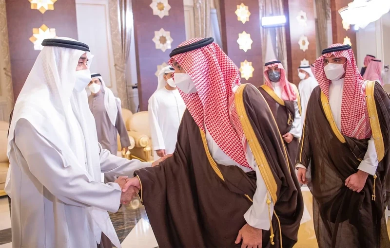 سمو سيدي ولي العهد يقدم واجب العزاء في وفاة الشيخ خليفة بن زايد رحمه الله - صورة 11