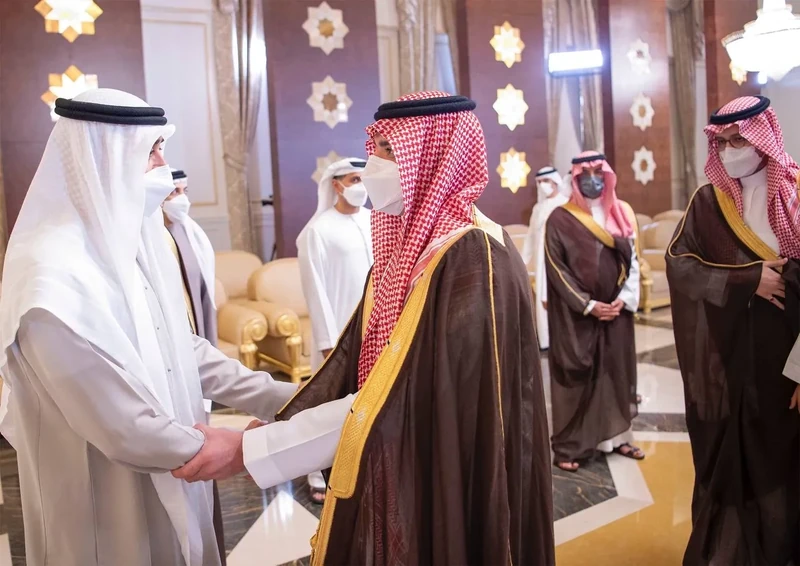 سمو سيدي ولي العهد يقدم واجب العزاء في وفاة الشيخ خليفة بن زايد رحمه الله - صورة 12