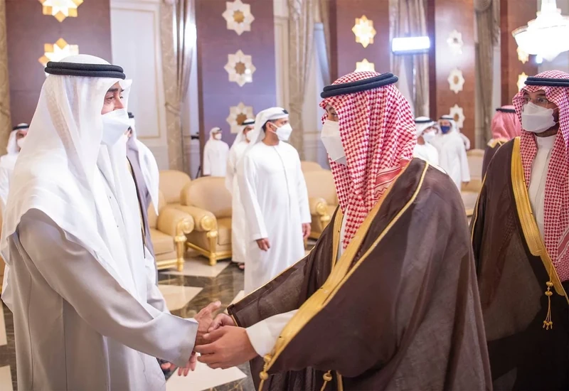 سمو سيدي ولي العهد يقدم واجب العزاء في وفاة الشيخ خليفة بن زايد رحمه الله - صورة 13
