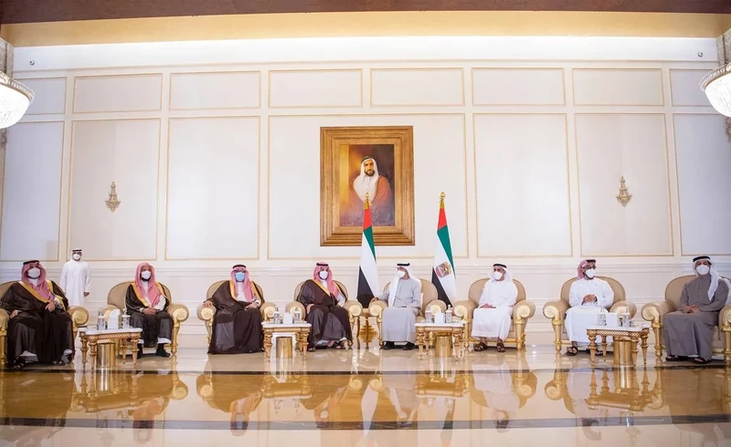 سمو سيدي ولي العهد يقدم واجب العزاء في وفاة الشيخ خليفة بن زايد رحمه الله - صورة 17