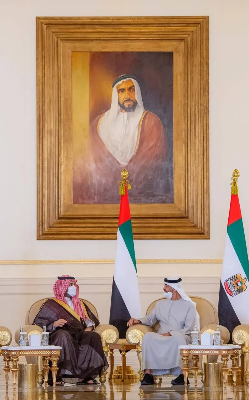 سمو سيدي ولي العهد يقدم واجب العزاء في وفاة الشيخ خليفة بن زايد رحمه الله - صورة 23
