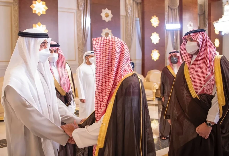 سمو سيدي ولي العهد يقدم واجب العزاء في وفاة الشيخ خليفة بن زايد رحمه الله - صورة 27