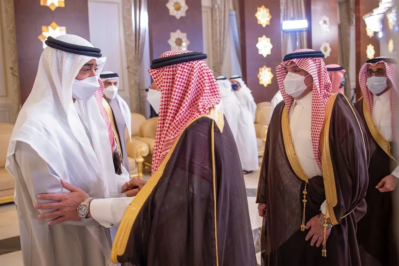 سمو سيدي ولي العهد يقدم واجب العزاء في وفاة الشيخ خليفة بن زايد رحمه الله - صورة 28