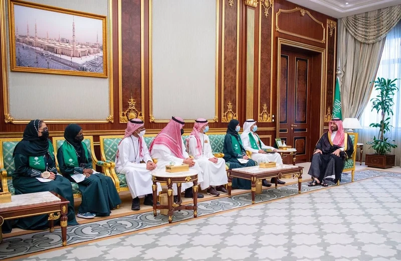 سمو سيدي ولي العهد يستقبل وفد موهبة والطلبة الفائزين في معرض آيسف 2022 - صورة 4