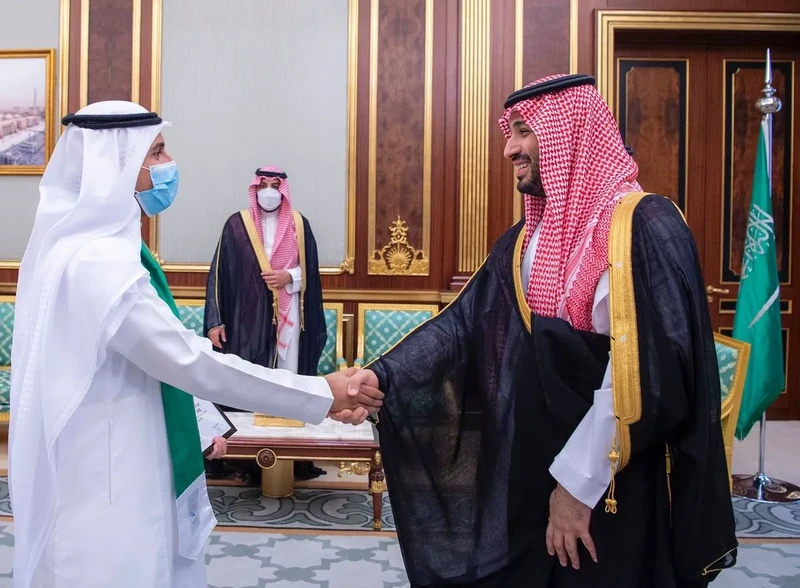 سمو سيدي ولي العهد يستقبل وفد موهبة والطلبة الفائزين في معرض آيسف 2022 - صورة 5