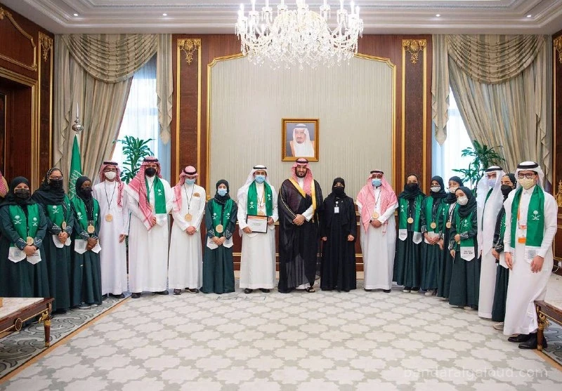 سمو سيدي ولي العهد يستقبل وفد موهبة والطلبة الفائزين في معرض آيسف 2022 - صورة 9