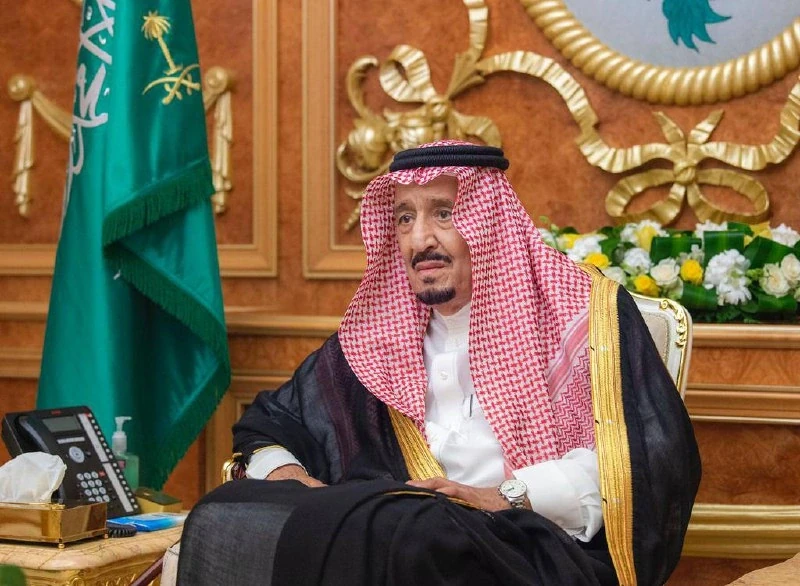 الأمير سعود بن عبدالرحمن بن ناصر يؤدي القسم أمام سيدي خادم الحرمين الشريفين وبحضور سمو سيدي ولي العهد - صورة 3