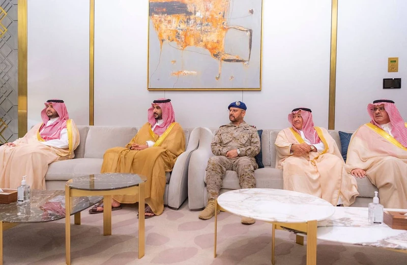 سمو سيدي ولي العهد يجتمع مع وزير دفاع ماليزيا ويستعرضان التعاون الثنائي. - صورة 2