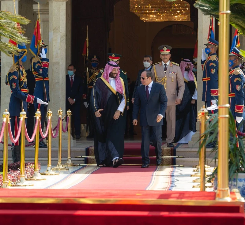 فخامة الرئيس المصري يقيم مراسم استقبال رسمية لسمو سيدي ولي العهد في قصر الاتحادية بالقاهرة. - صورة 15