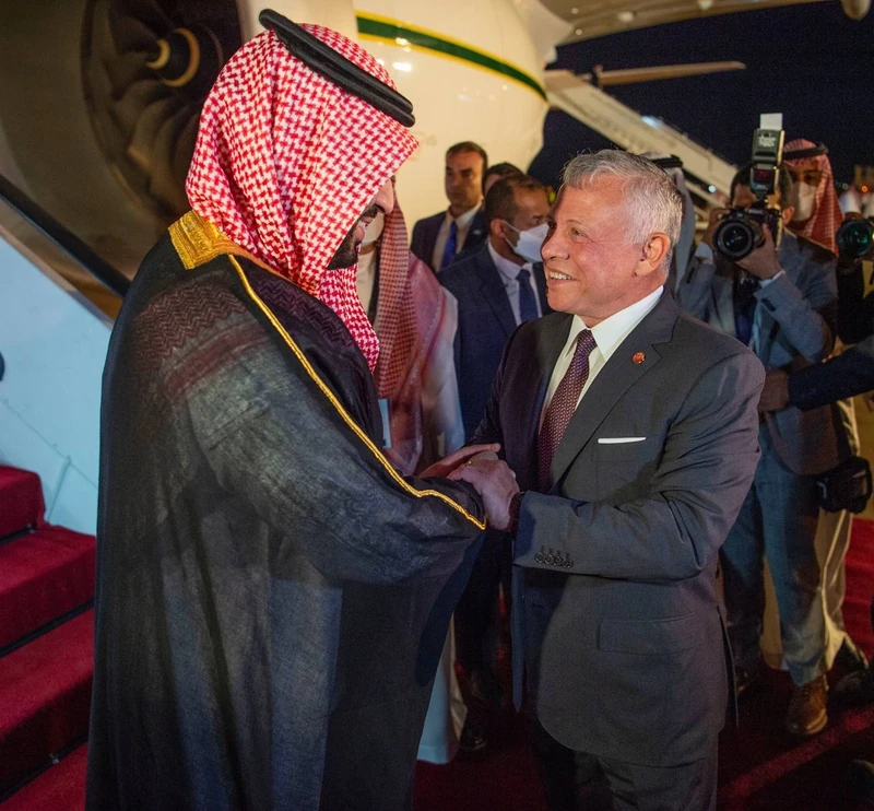 سمو سيدي ولي العهد يصل العاصمة عمّان وفي مقدمة مستقبليه جلالة ملك الأردن - صورة 2