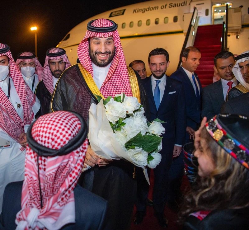 سمو سيدي ولي العهد يصل العاصمة عمّان وفي مقدمة مستقبليه جلالة ملك الأردن - صورة 5