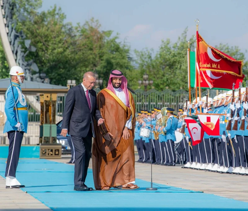 الرئيس التركي يقيم مراسم استقبال رسمية لسمو سيدي ولي العهد في العاصمة التركية أنقرة - صورة 25
