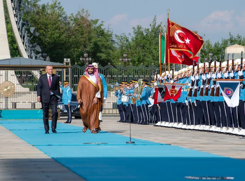 الرئيس التركي يقيم مراسم استقبال رسمية لسمو سيدي ولي العهد في العاصمة التركية أنقرة - صورة 27