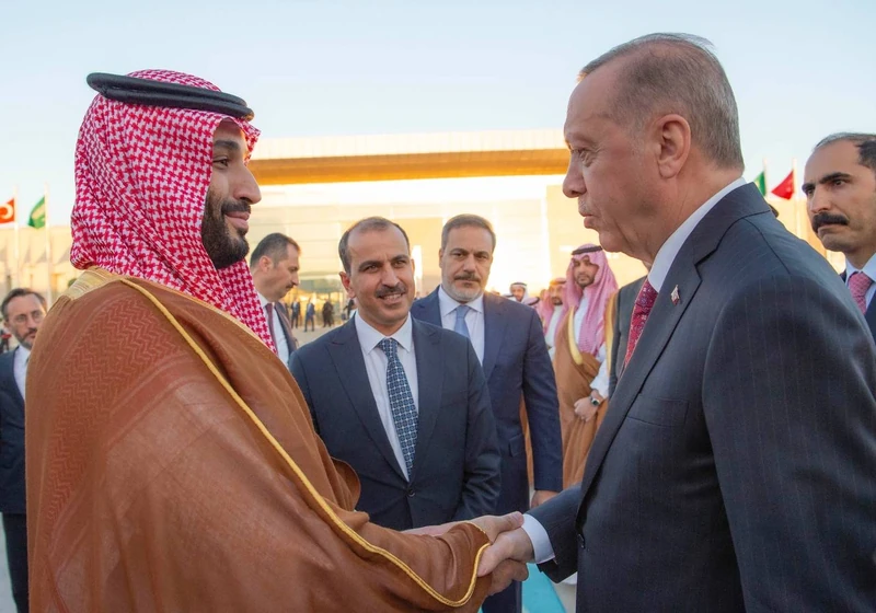 سمو سيدي ولي العهد يغادر العاصمة التركية أنقرة وفي مقدمة مودعيه فخامة رئيس جمهورية تركيا - صورة 3