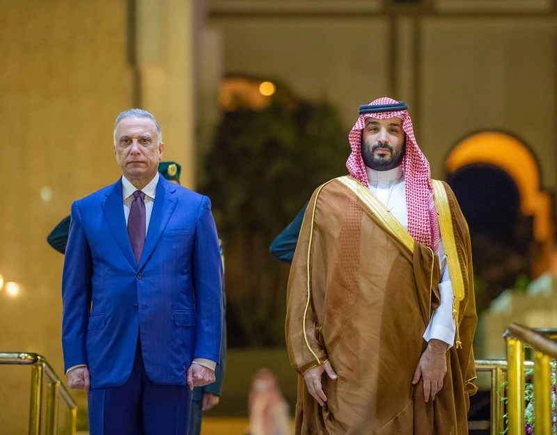 سمو سيدي ولي العهد يقيم مراسم استقبال رسمية لدولة رئيس وزراء العراق - صورة 2