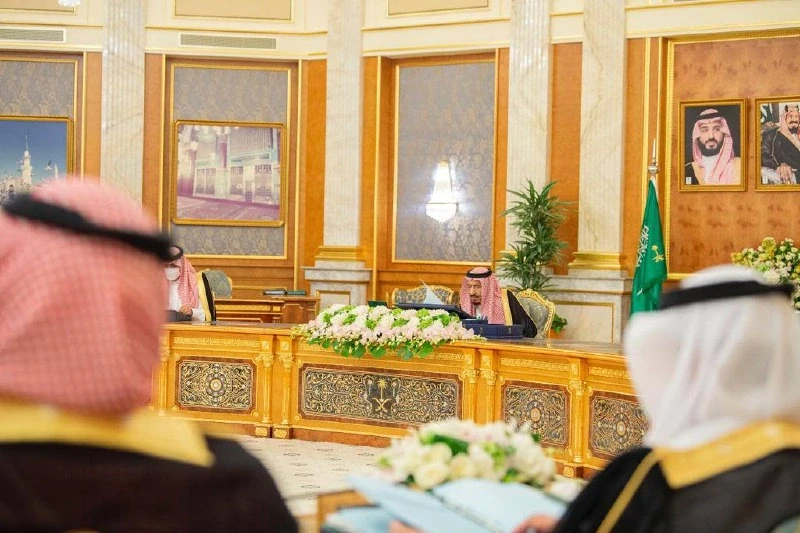 سيدي خادم الحرمين الشريفين يرأس جلسة مجلس الوزراء في قصر السلام بجدة - صورة 3