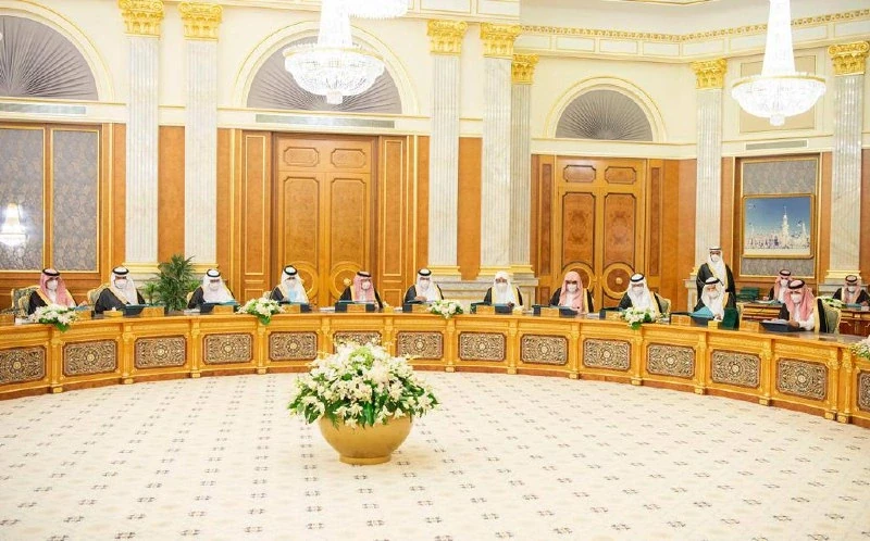 سيدي خادم الحرمين الشريفين يرأس جلسة مجلس الوزراء في قصر السلام بجدة - صورة 4