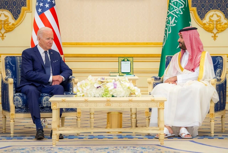 سمو سيدي ولي العهد وفخامة رئيس الولايات المتحدة الأمريكية، يعقدان جلسة مباحثات رسمية، بقصر السلام في جدة - صورة 4