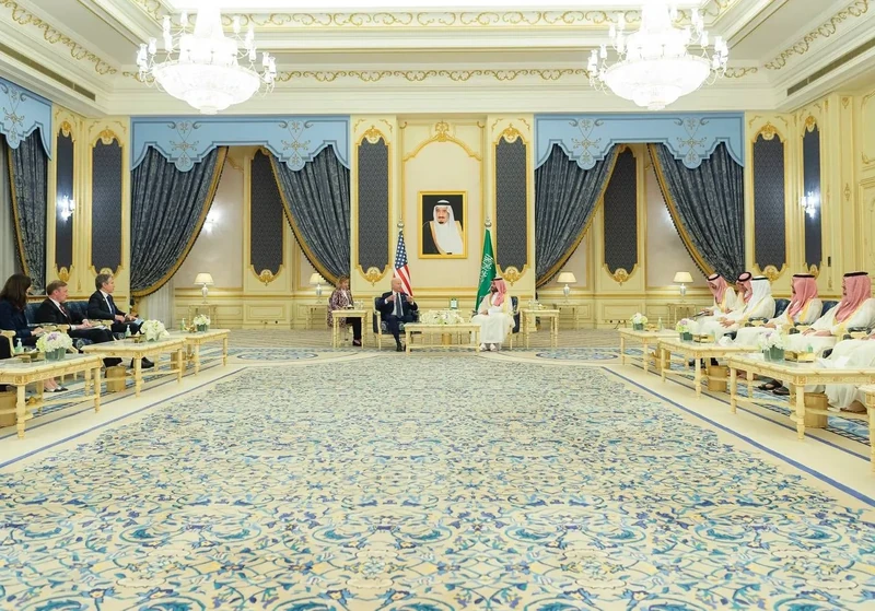سمو سيدي ولي العهد وفخامة رئيس الولايات المتحدة الأمريكية، يعقدان جلسة مباحثات رسمية، بقصر السلام في جدة - صورة 12