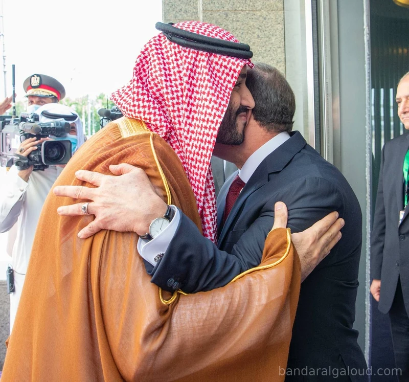 سمو سيدي ولي العهد يستقبل فخامة رئيس جمهورية مصر للمشاركة في قمة جدة - صورة 3