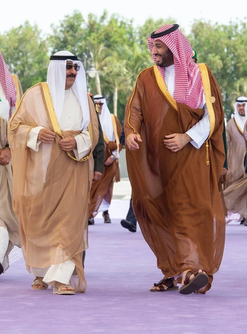 سمو سيدي ولي العهد يستقبل سمو ولي عهد دولة الكويت للمشاركة في قمة جدة - صورة 4