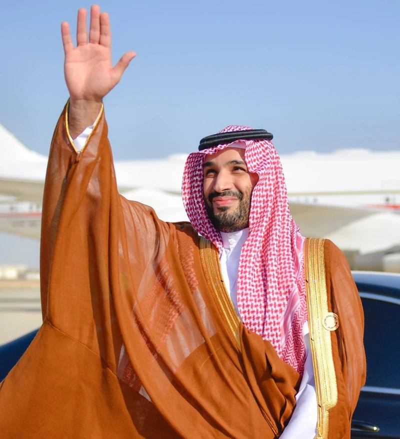 سمو سيدي ولي العهد في مقدمة مودعي سمو رئيس دولة الإمارات بعد المشاركة في قمة جدة للأمن والتنمية - صورة 5