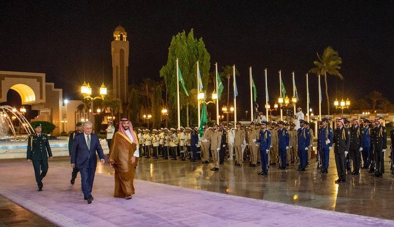 سمو سيدي ولي العهد يستقبل فخامة رئيس جمهورية كازاخستان بجدة - صورة 5