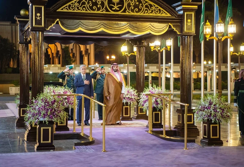 سمو سيدي ولي العهد يستقبل فخامة رئيس جمهورية كازاخستان بجدة - صورة 10