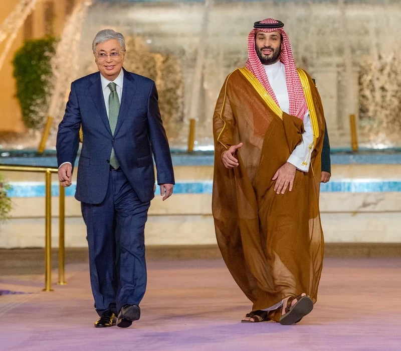 سمو سيدي ولي العهد يستقبل فخامة رئيس جمهورية كازاخستان بجدة - صورة 12