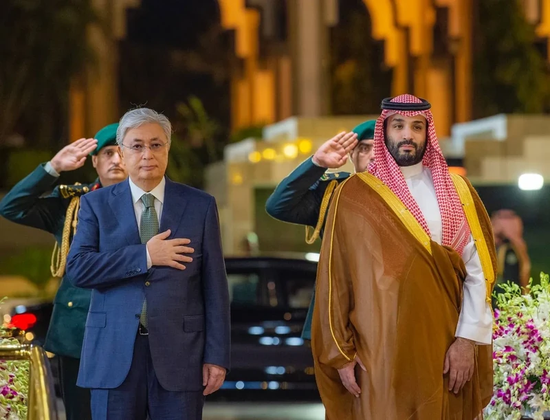 سمو سيدي ولي العهد يستقبل فخامة رئيس جمهورية كازاخستان بجدة - صورة 14